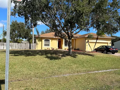 2701 SE Bishop Ave, Port Saint Lucie, FL 34952