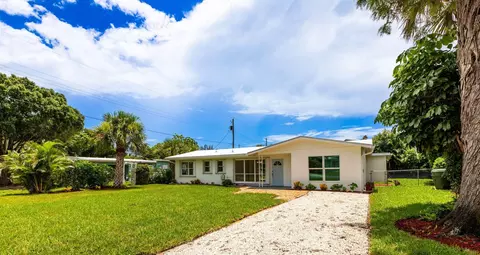 858 SE Stafford, Stuart, FL 34996