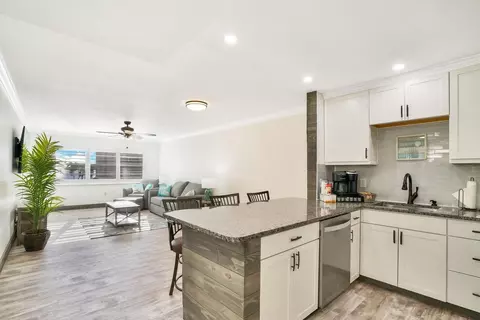 1502 S Lakeside Dr #206, Lake Worth Beach, FL 33460