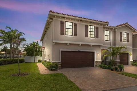 4401 Hemlock Dr, Riviera Beach, FL 33410