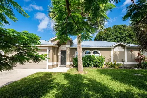 2014 SE Parrot St, Port Saint Lucie, FL 34952