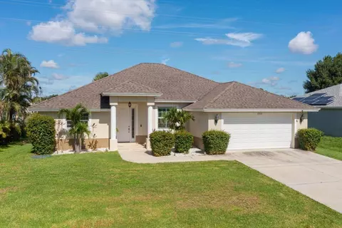 2064 SW Driftwood St, Port Saint Lucie, FL 34953