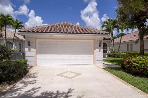 8208 SE Palm Hammock Ln, Hobe Sound, FL 33455
