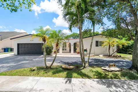 5186 SW 90th Ave, Cooper City, FL 33328