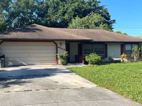 6503 North Blvd, Lakewood Park, FL 34951