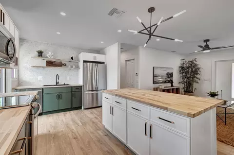 301 NW 8th Ave, Delray Beach, FL 33444