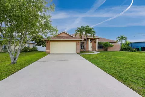 1781 SW Finch SW, Port Saint Lucie, FL 34953