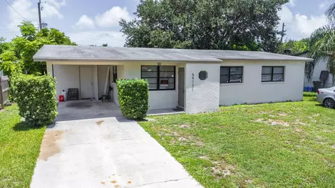5912 Bimini Cir E, West Palm Beach, FL 33412