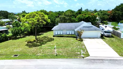2704 Park Dr, Lake Worth, FL 33462