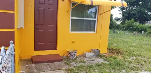 1448 W 31st St, Riviera Beach, FL 33404