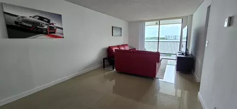 117 Lake Emerald Dr #406, Oakland Park, FL 33309