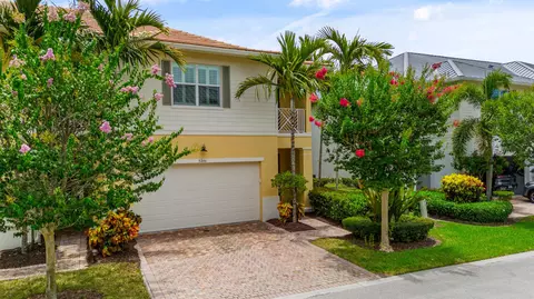 5246 Cambridge Ct, Palm Beach Gardens, FL 33418
