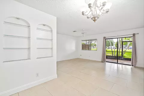 4301 Inlet Cir, Greenacres, FL 33463