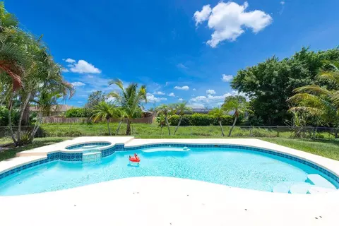 2489 SE Westmoreland Blvd, Port Saint Lucie, FL 34952