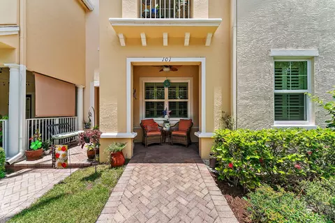 341 Indian Crk #101, Jupiter, FL 33458