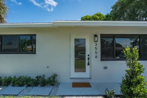 3558 Betty Ann Ct E, Palm Beach Gardens, FL 33403