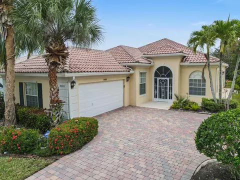 8993 SE Hawks Nest Ct, Hobe Sound, FL 33455