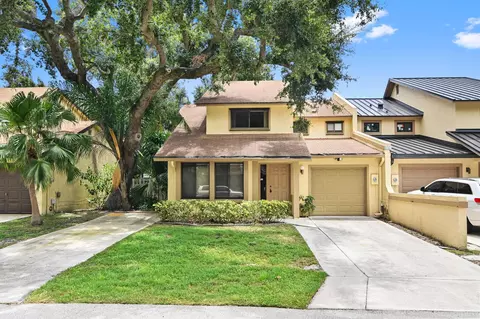 1019 Raintree Dr, Palm Beach Gardens, FL 33410