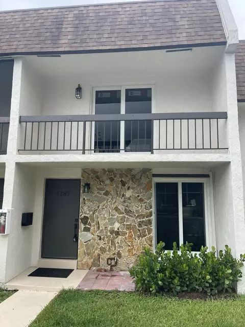 5287 SW 40th Ave #12, Fort Lauderdale, FL 33314