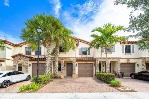 4074 Devenshire Ct, Coconut Creek, FL 33073