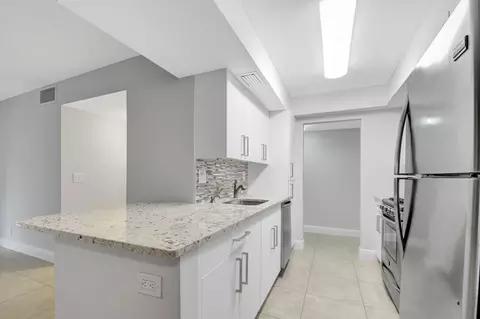 1527 S Flagler Dr #214F, West Palm Beach, FL 33401