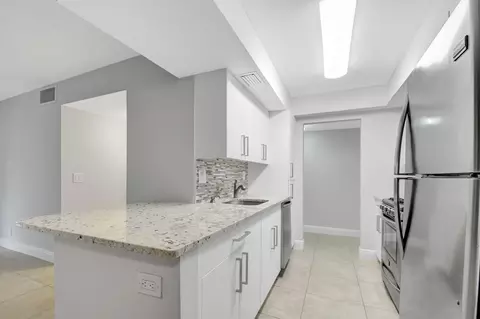 1527 S Flagler #214F, West Palm Beach, FL 33401