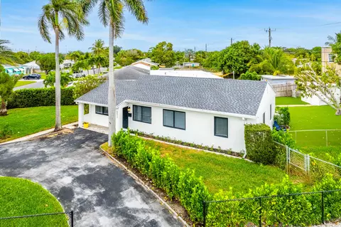 6617 Parker, West Palm Beach, FL 33405