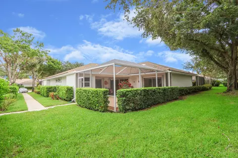 9404 Chapman Oak Ct, Palm Beach Gardens, FL 33410