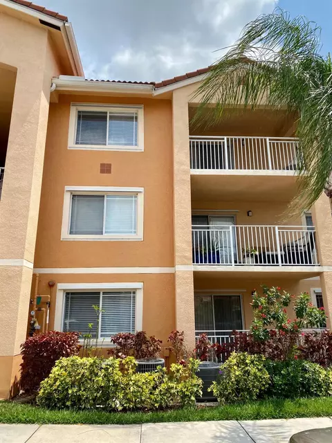 251 SW Palm Drive Dr #105, Port Saint Lucie, FL 34986