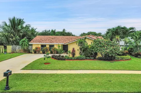 4313 Sugar Pine Dr, Boca Raton, FL 33487