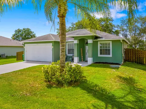 565 NW Salina Ter, Port Saint Lucie, FL 34983