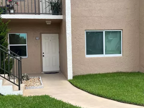 100 Lake Meryl Dr #102, West Palm Beach, FL 33411