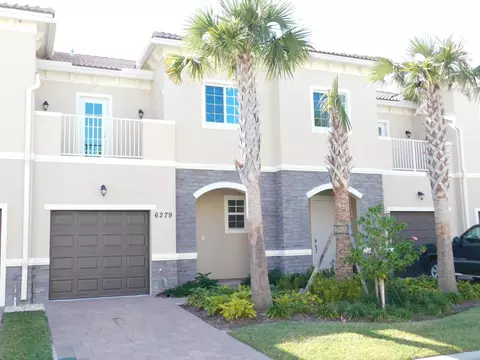 6279 SE Portofino Cir, Hobe Sound, FL 33455