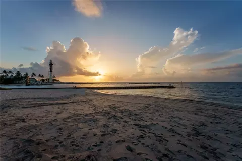 2304 Bay Dr, Pompano Beach, FL 33062