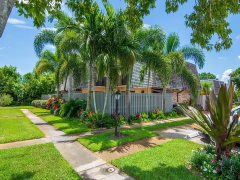 330 S Waverly Pl #10, Vero Beach, FL 32960