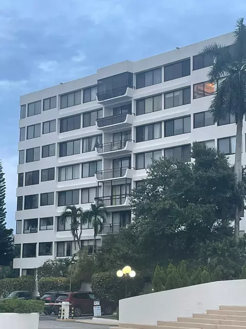 1500 Presidential #802, West Palm Beach, FL 33401
