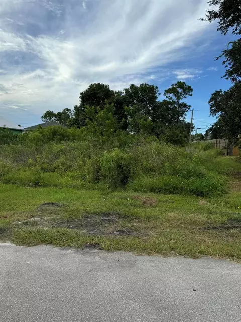 1457 SW Dow Ln, Port St Lucie, FL 34953