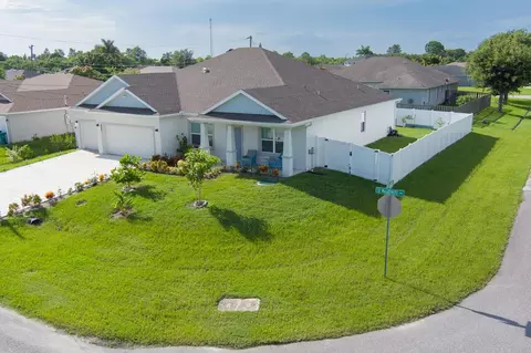 958 SW Mcdevitt Ave, Port Saint Lucie, FL 34953