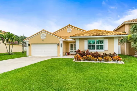 10561 Pebble Cove Ln, Boca Raton, FL 33498