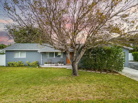 126 SW 10th Ave, Boynton Beach, FL 33435