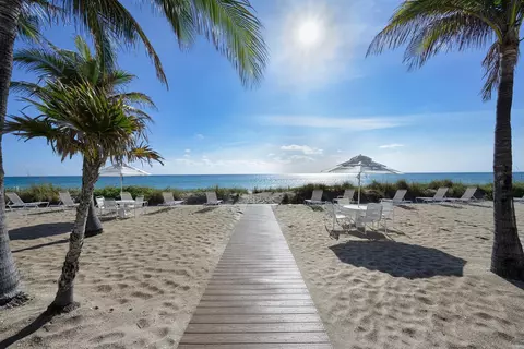 139 Sunrise Ave #201, Palm Beach, FL 33480