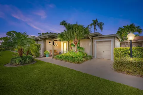 13793 Eastpointe Way, Palm Beach Gardens, FL 33418