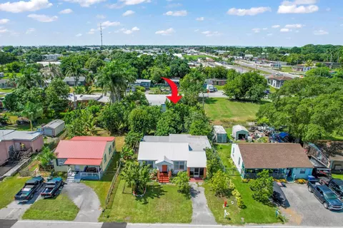 1500 NW Avenue F Pl, Belle Glade, FL 33430
