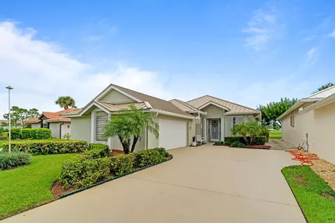 9438 Poinciana Ct, Fort Pierce, FL 34951