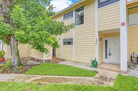 502 Lakewood Dr #10C, Jupiter, FL 33458