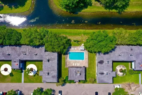 10193 N Military Dr #203, Palm Beach Gardens, FL 33410