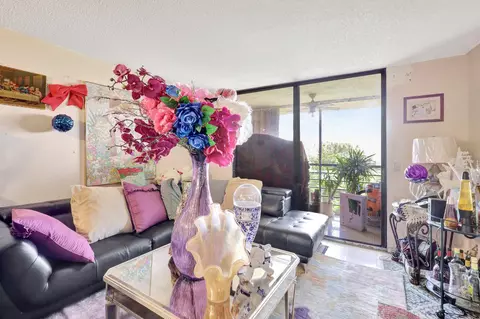 4700 W Lucerne Lakes Blvd W #507, Lake Worth, FL 33467