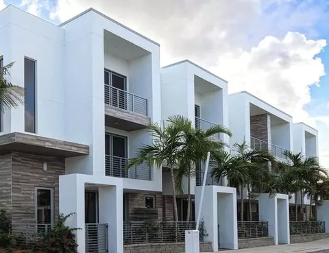 4060 NW 17th Ave, Boca Raton, FL 33431