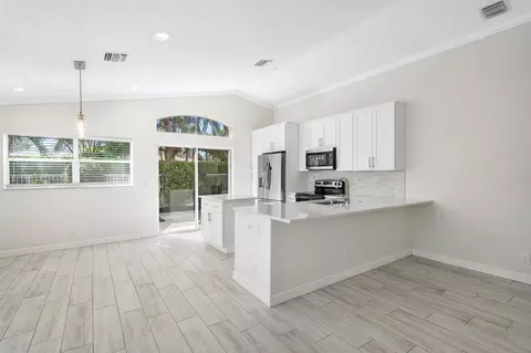 6705 Green Island Cir, Lake Worth, FL 33463