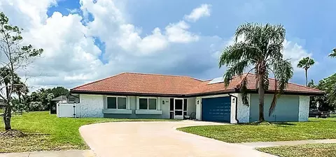 2442 SE Gowin Dr, Port Saint Lucie, FL 34952